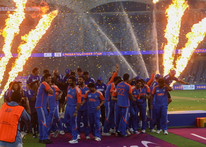 Telangana, Andhra CMs congratulate Team India on winning Asian Cup | Telangana, Andhra CMs congratulate Team India on winning Asian Cup