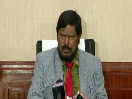 Fight between left, right shouldn't take place on university campuses, says Ramdas Athawale | Fight between left, right shouldn't take place on university campuses, says Ramdas Athawale