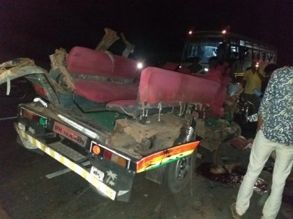 Three killed, seven injured in road accident in Maharashtra's Aurangabad | Three killed, seven injured in road accident in Maharashtra's Aurangabad
