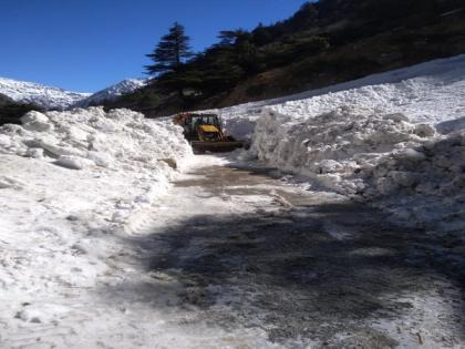 BRO clears 4 major avalanches in Uttarkashi | BRO clears 4 major avalanches in Uttarkashi