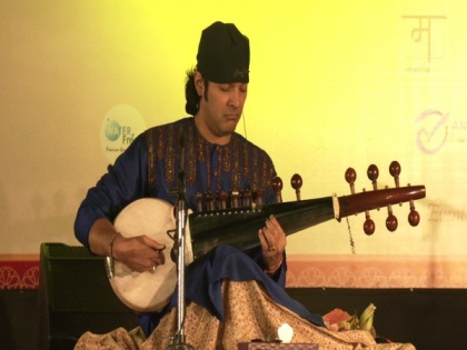 Ayaan Ali Bangash mesmerizes audience with his Sarod performance in Gurugram | Ayaan Ali Bangash mesmerizes audience with his Sarod performance in Gurugram