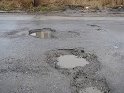Potholes in Mumbai to be repaired on priority | Potholes in Mumbai to be repaired on priority Potholes in Mumbai to be repaired on priority | Potholes in Mumbai to be repaired on priority