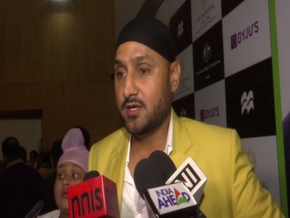 Cricket is very small thing in front of prevailing situation : Harbhajan Singh | Cricket is very small thing in front of prevailing situation : Harbhajan Singh