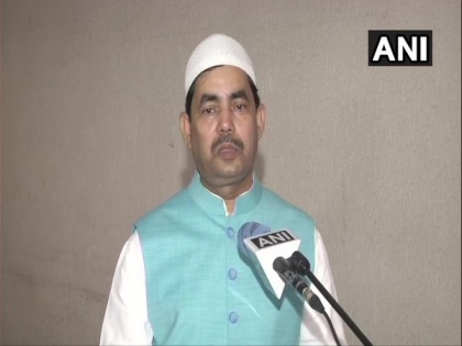 Eid-ul-Fitr: Shahnawaz Hussain offers Namaz, urges all to maintain social distancing and stay home | Eid-ul-Fitr: Shahnawaz Hussain offers Namaz, urges all to maintain social distancing and stay home