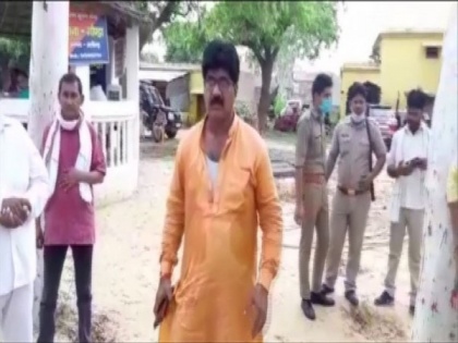 UP: BJP MLA alleges manhandling by cops, party workers protest outside police station | UP: BJP MLA alleges manhandling by cops, party workers protest outside police station