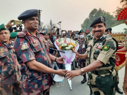 BSF-BGB organised joint retreat to celebrate 50th Independence day of Bangladesh | BSF-BGB organised joint retreat to celebrate 50th Independence day of Bangladesh
