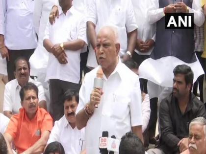 Yeddyurappa urges Governor to ask Speaker to accept MLA resignations | Yeddyurappa urges Governor to ask Speaker to accept MLA resignations Yeddyurappa urges Governor to ask Speaker to accept MLA resignations | Yeddyurappa urges Governor to ask Speaker to accept MLA resignations