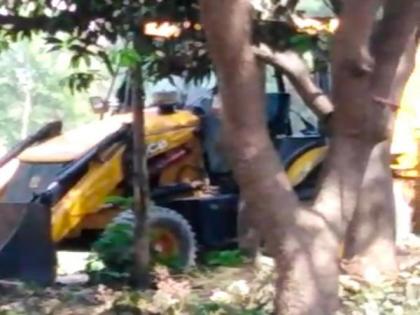 Five gangrape accused surrender to police fearing bulldozer action in UP's Ambedkar Nagar | Five gangrape accused surrender to police fearing bulldozer action in UP's Ambedkar Nagar Five gangrape accused surrender to police fearing bulldozer action in UP's Ambedkar Nagar | Five gangrape accused surrender to police fearing bulldozer action in UP's Ambedkar Nagar