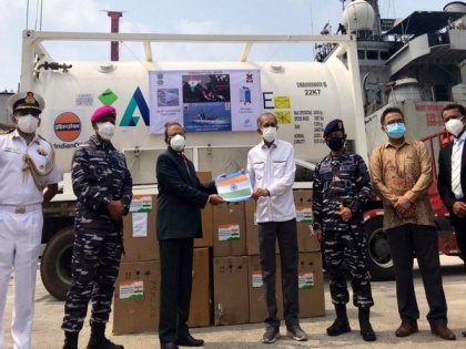 INS Airavat reaches Indonesia with 300 oxygen concentrators, 100 MT of LMO | INS Airavat reaches Indonesia with 300 oxygen concentrators, 100 MT of LMO