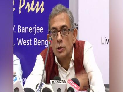 PM started by cracking joke about how media is trying to trap me to say anti-Modi things: Nobel laureate Prof Abhijit Banerjee | PM started by cracking joke about how media is trying to trap me to say anti-Modi things: Nobel laureate Prof Abhijit Banerjee