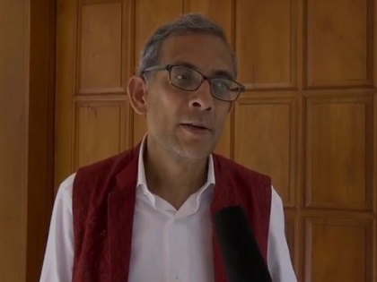 Nobel laureate Prof Abhijit Banerjee reaches Kolkata | Nobel laureate Prof Abhijit Banerjee reaches Kolkata