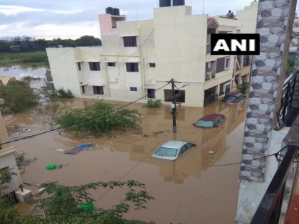 Heavy rain lashes parts of Bengaluru | Heavy rain lashes parts of Bengaluru