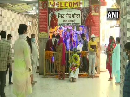 Despite govt's warning, Amritsar's Mata Bhadrakali temple opens its gate to devotees | Despite govt's warning, Amritsar's Mata Bhadrakali temple opens its gate to devotees