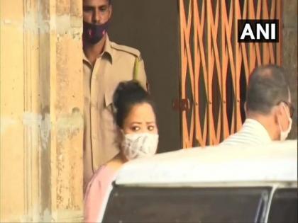 Comedian Bharti Singh, husband Haarsh Limbachiyaa appear before NCB in drugs case | Comedian Bharti Singh, husband Haarsh Limbachiyaa appear before NCB in drugs case Comedian Bharti Singh, husband Haarsh Limbachiyaa appear before NCB in drugs case | Comedian Bharti Singh, husband Haarsh Limbachiyaa appear before NCB in drugs case