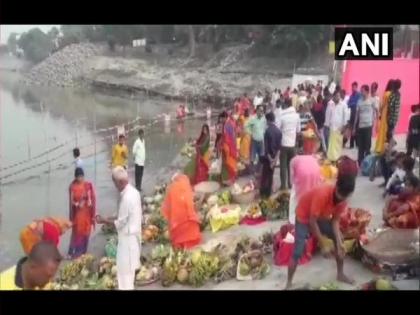 Devotees flout COVID-19 safety norms, throng ghats in Bihar for Chhath Puja celebrations | Devotees flout COVID-19 safety norms, throng ghats in Bihar for Chhath Puja celebrations Devotees flout COVID-19 safety norms, throng ghats in Bihar for Chhath Puja celebrations | Devotees flout COVID-19 safety norms, throng ghats in Bihar for Chhath Puja celebrations