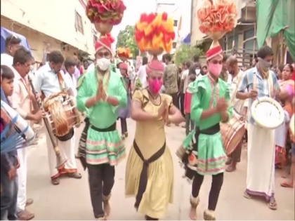 Hyderabad: Bonalu this year celebrated to defeat corona, says devotees | Hyderabad: Bonalu this year celebrated to defeat corona, says devotees