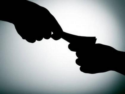 Assam govt employee held for accepting bribe | Assam govt employee held for accepting bribe