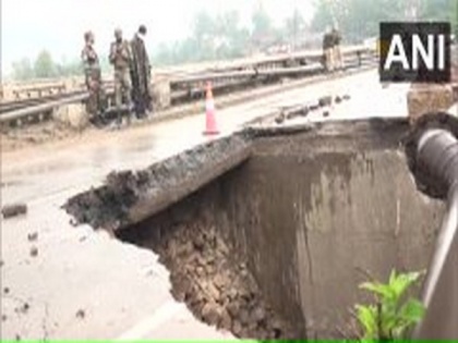 Birmah bridge collapses due to heavy rainfall in J-K | Birmah bridge collapses due to heavy rainfall in J-K