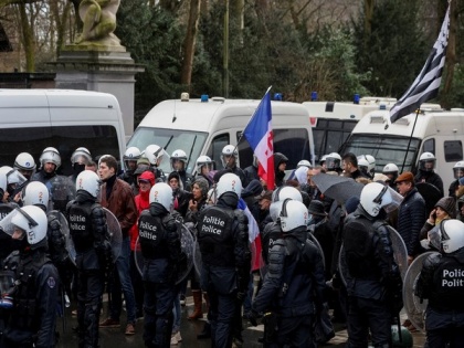 Brussels police block "Freedom Convoy" protest | Brussels police block "Freedom Convoy" protest