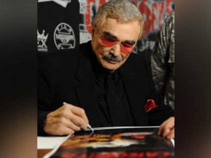 Burt Reynolds finally laid to rest after more than 2 years of his death | Burt Reynolds finally laid to rest after more than 2 years of his death