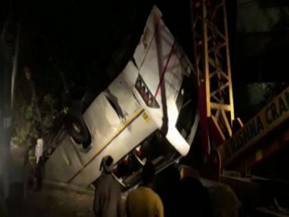 Bus falls from flyover in UP's Ghaziabad, 3 injured | Bus falls from flyover in UP's Ghaziabad, 3 injured Bus falls from flyover in UP's Ghaziabad, 3 injured | Bus falls from flyover in UP's Ghaziabad, 3 injured