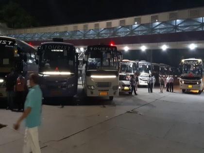 UP govt's demand of sending 1000 empty buses to Lucknow is inhumane: Congress | UP govt's demand of sending 1000 empty buses to Lucknow is inhumane: Congress