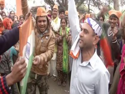 Delhi: Hindu refugees celebrate passing of Citizenship (Amendment) Bill | Delhi: Hindu refugees celebrate passing of Citizenship (Amendment) Bill