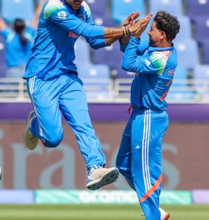 Champions Trophy: Kuldeep and Hardik shine as India bowl out Pakistan for 241 | Champions Trophy: Kuldeep and Hardik shine as India bowl out Pakistan for 241