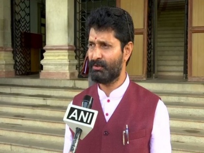 Thackeray raising border issue to divert his people's attention from internal disputes: Karnataka Minister Ravi | Thackeray raising border issue to divert his people's attention from internal disputes: Karnataka Minister Ravi