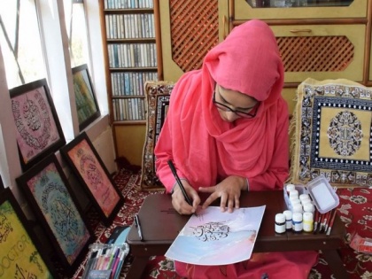Budding Calligrapher from South Kashmir carries forward father's legacy | Budding Calligrapher from South Kashmir carries forward father's legacy