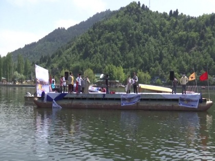 J-K: In attempt to revive tourism, government organizes capacity building program for Shikara operators in Dal Lake | J-K: In attempt to revive tourism, government organizes capacity building program for Shikara operators in Dal Lake