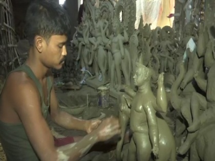 Ahead of Durga Puja, artisans making idol urge Assam govt to issue SOP regarding festival celebrations | Ahead of Durga Puja, artisans making idol urge Assam govt to issue SOP regarding festival celebrations