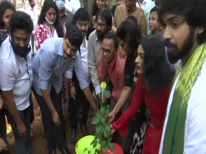 TRS MP plants saplings in Hyderabad as part of 'Green India' initiative | TRS MP plants saplings in Hyderabad as part of 'Green India' initiative