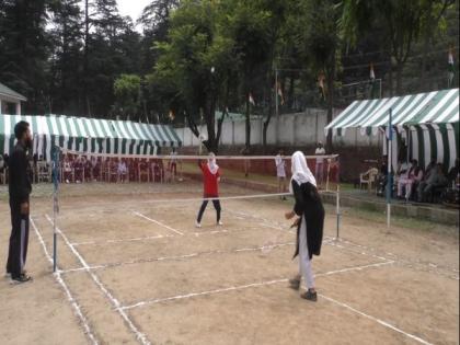 Indian Army organizes Badminton tournament for school girls in J-K's Baramulla | Indian Army organizes Badminton tournament for school girls in J-K's Baramulla