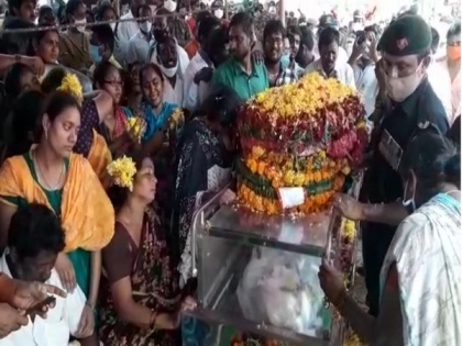 Body of Andhra jawan who died in J-K counter insurgency operation reaches his native village | Body of Andhra jawan who died in J-K counter insurgency operation reaches his native village