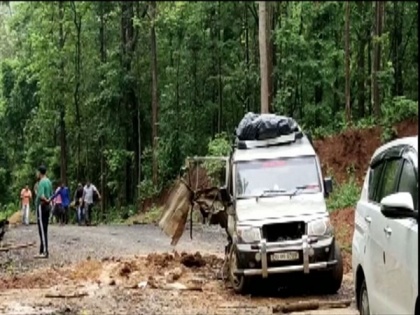 Chhattisgarh: 1 dead, 11 injured in IED blast by Maoists | Chhattisgarh: 1 dead, 11 injured in IED blast by Maoists