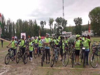 Army organizes first-ever women's cycle rally in Kashmir's Baramulla | Army organizes first-ever women's cycle rally in Kashmir's Baramulla