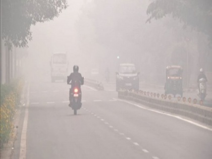 Delhi gasps for breath as air quality continues to remain in 'very poor' category | Delhi gasps for breath as air quality continues to remain in 'very poor' category