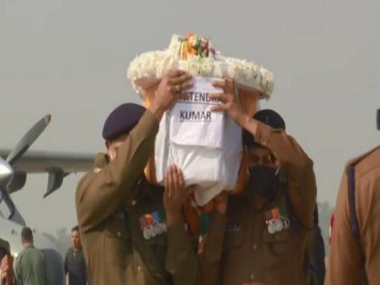 Mortal remains of Jitender Naik arrive at Bhopal airport | Mortal remains of Jitender Naik arrive at Bhopal airport Mortal remains of Jitender Naik arrive at Bhopal airport | Mortal remains of Jitender Naik arrive at Bhopal airport