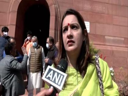 Rana Ayyub case: Investigation needs to be done on misuse of donations, says Shiv Sena MP Priyanka Chaturvedi | Rana Ayyub case: Investigation needs to be done on misuse of donations, says Shiv Sena MP Priyanka Chaturvedi