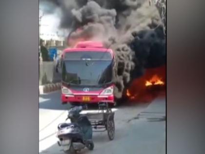 DTC bus catches fire in Delhi's Mahipalpur, no casualty | DTC bus catches fire in Delhi's Mahipalpur, no casualty