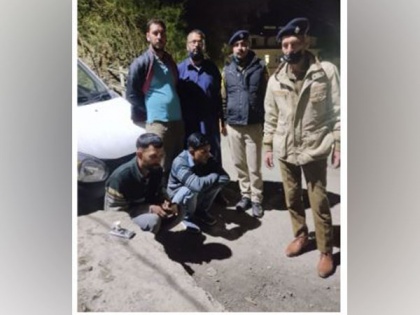 Shimla: Two held for consuming heroin outside hospital gate | Shimla: Two held for consuming heroin outside hospital gate