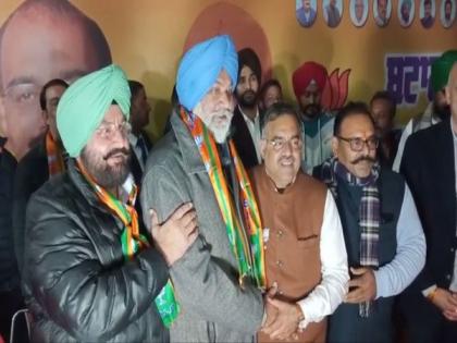 Punjab Assembly polls: Congress MLA Balwinder Singh Laddi joins BJP | Punjab Assembly polls: Congress MLA Balwinder Singh Laddi joins BJP Punjab Assembly polls: Congress MLA Balwinder Singh Laddi joins BJP | Punjab Assembly polls: Congress MLA Balwinder Singh Laddi joins BJP