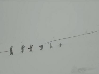 Himveers of ITBP patrol borders in Himachal Pradesh at 14,000 feet in minus 20 degrees celsius temperature | Himveers of ITBP patrol borders in Himachal Pradesh at 14,000 feet in minus 20 degrees celsius temperature Himveers of ITBP patrol borders in Himachal Pradesh at 14,000 feet in minus 20 degrees celsius temperature | Himveers of ITBP patrol borders in Himachal Pradesh at 14,000 feet in minus 20 degrees celsius temperature