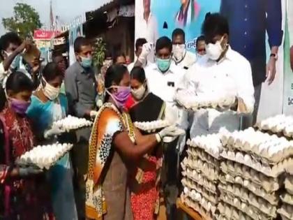 Andhra MLA distributes 2 tonnes of chicken, 15,000 eggs among people to develop their immunity amid COVID-19 outbreak | Andhra MLA distributes 2 tonnes of chicken, 15,000 eggs among people to develop their immunity amid COVID-19 outbreak