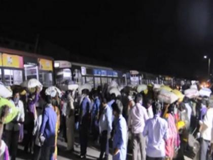 Train from Andhra Pradesh carrying 1,212 migrants leaves for Maharashtra | Train from Andhra Pradesh carrying 1,212 migrants leaves for Maharashtra