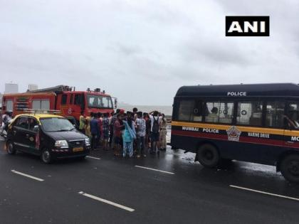 Mumbai: 2 drowned at Marine Drive, rescue operation underway | Mumbai: 2 drowned at Marine Drive, rescue operation underway Mumbai: 2 drowned at Marine Drive, rescue operation underway | Mumbai: 2 drowned at Marine Drive, rescue operation underway