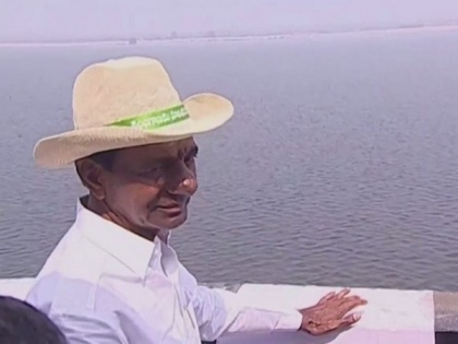 Telangana CM inspects Medigadda Barrage, pays floral tributes to Godavari waters | Telangana CM inspects Medigadda Barrage, pays floral tributes to Godavari waters
