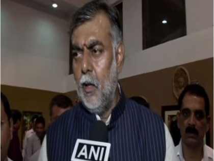 Prahlad Patel inaugurates exhibition, e-auction of gifts presented to Modi in last six months | Prahlad Patel inaugurates exhibition, e-auction of gifts presented to Modi in last six months