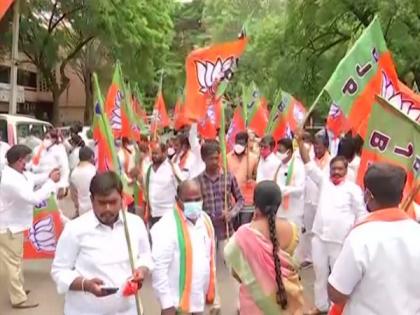 BJP Kisan Morcha holds protest in Hyderabad demanding release of Rs 1 lakh farmer loan waiver | BJP Kisan Morcha holds protest in Hyderabad demanding release of Rs 1 lakh farmer loan waiver